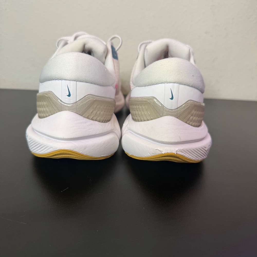 Nike Air Zoom Vomero‎ 16 Womens Size 8 White Pink Running Shoes Athleisure - Picture 6 of 15
